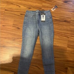 Women's Light Wash Skinny Jeans - Stretch Denim